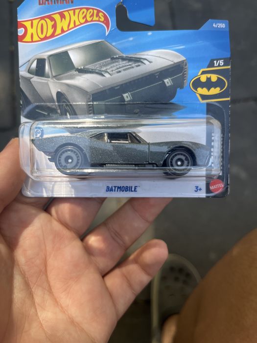 Машинка Hot Wheels BETMOBILE