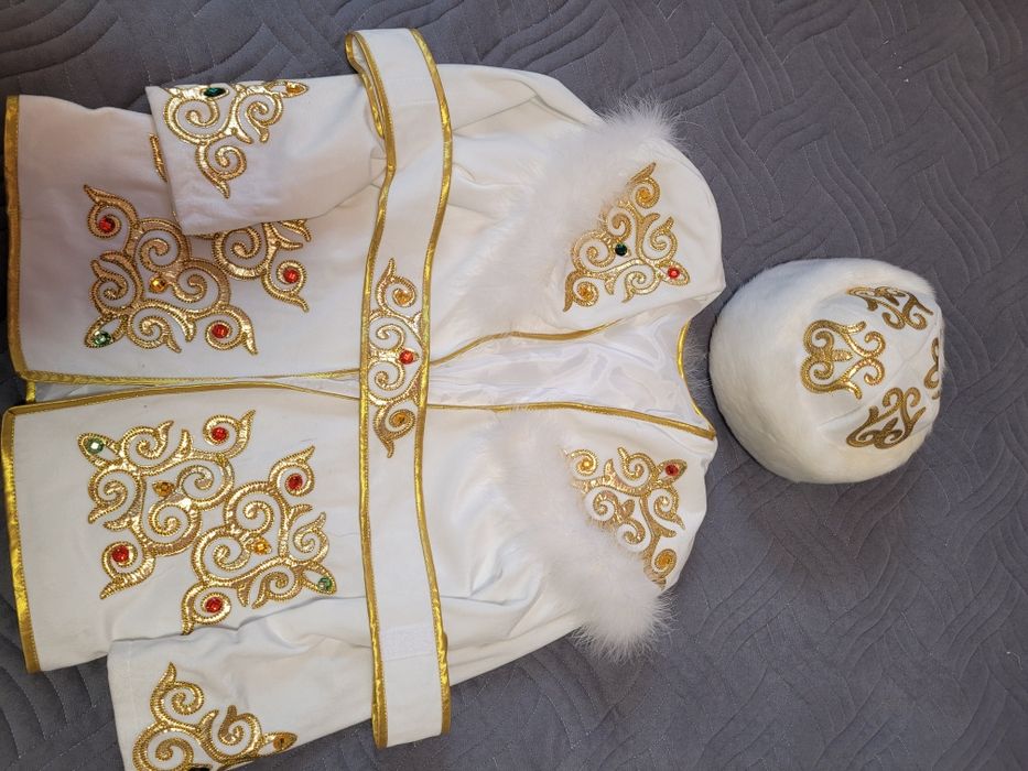 Продам национальный костюм на мальчика 9-11лет