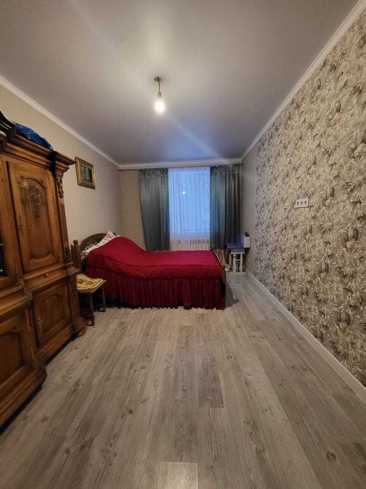 Продается 3 комн кв р-н Караван