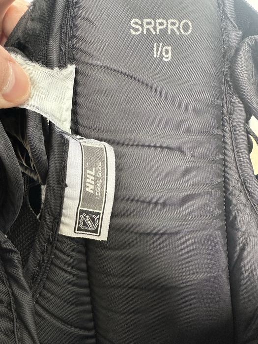 Форма хоккейного вратаря