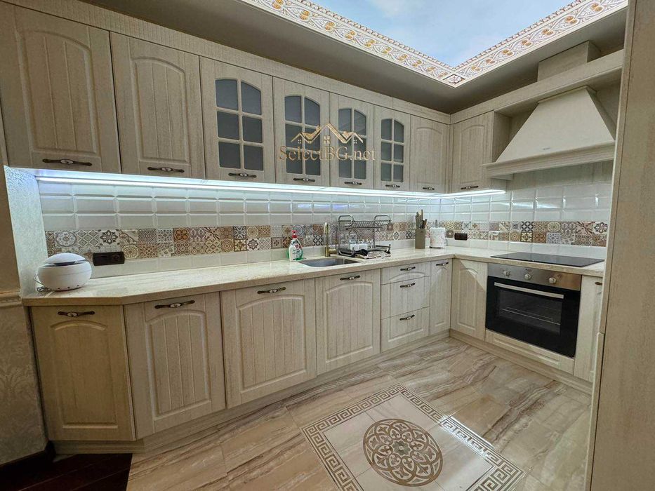 Продава се Тристаен апартамент в Велико Търново, Център - 101 кв.м за 1832 €/кв.м - Снимка #14