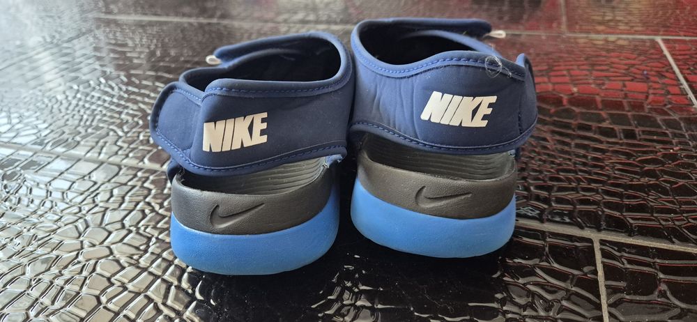 Сандали Nike номер 38.5