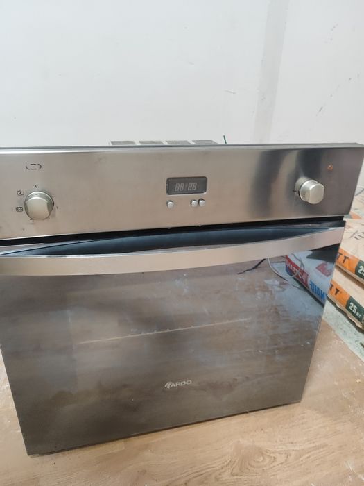 Продам духовой шкаф и вытяжку.