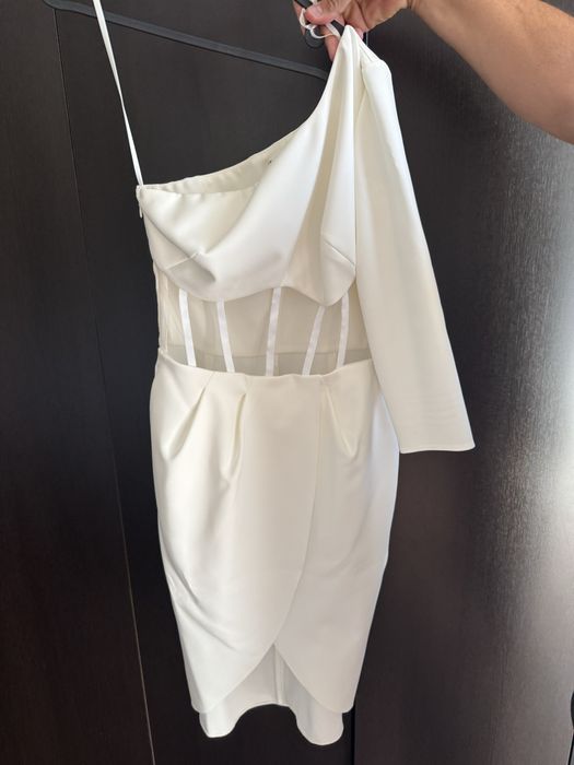 Бяла рокля Elisabetta Franchi