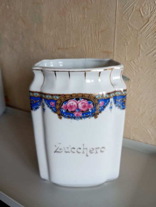 Италиански старинен порцелан