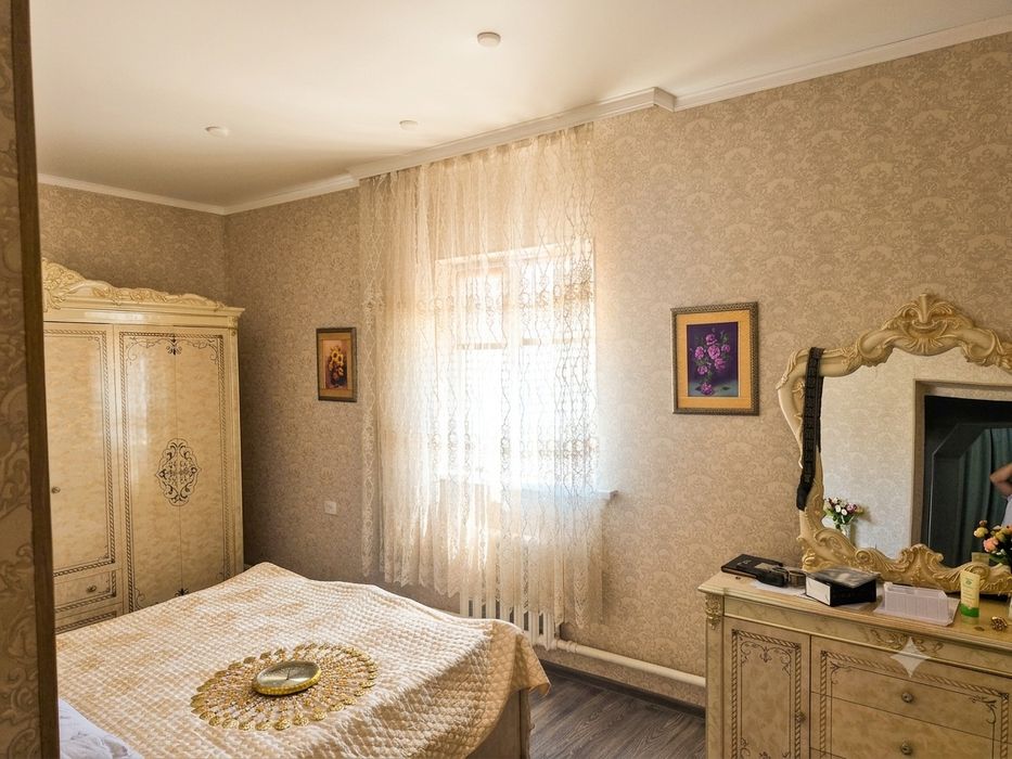 Продаю спальный гарнитур