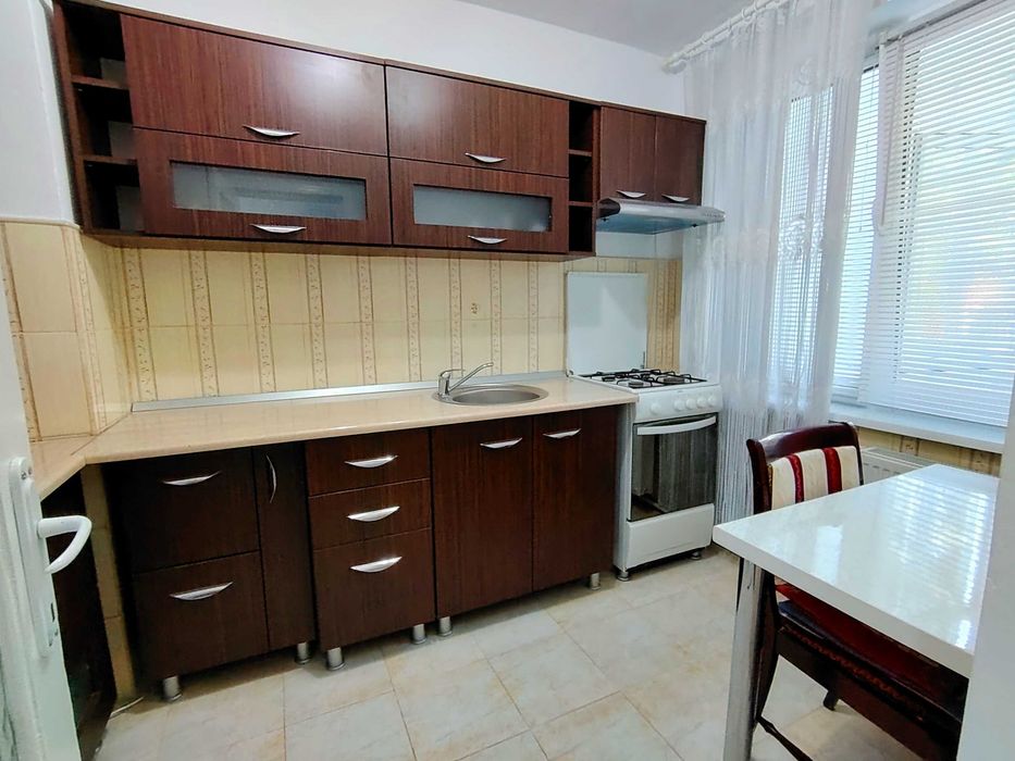 Apartament 2 camere, ultracentral,etaj:3/4,zona Spicul