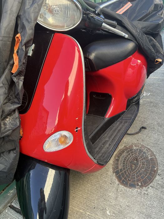 Piaggio vespa et 4 an 2001