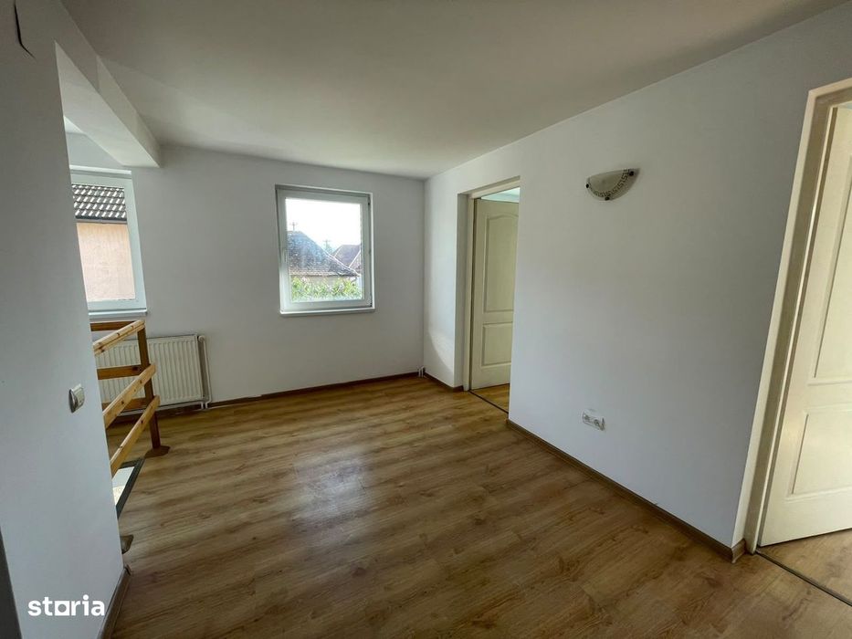 Casa individuala - 4 camere, 2 bai - Terezian