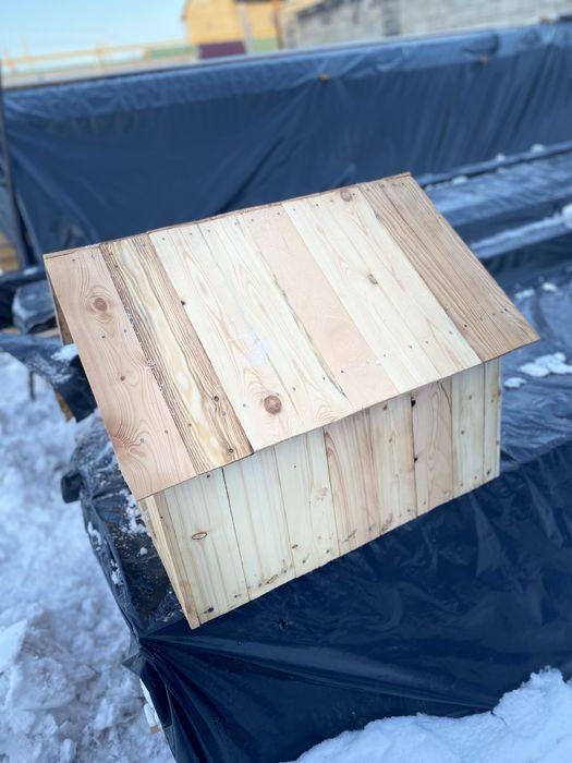 Маленькая собачья будка