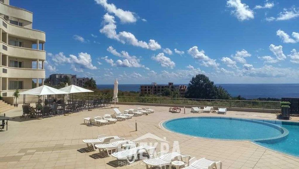 тристаен апартамент с удивителна морска панорама в гр. Бяла.