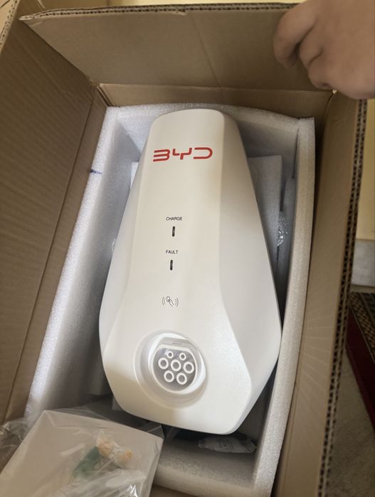 Зарядка на BYD оригинал