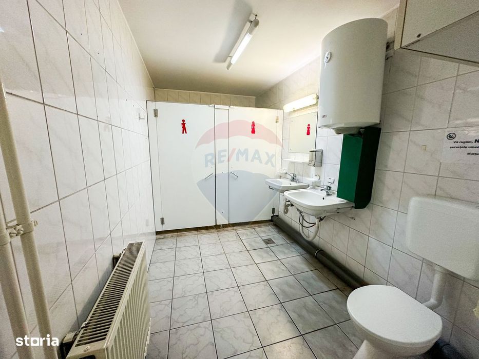Spatiu comercial | doua cladiri, curte proprie | 300 mp |