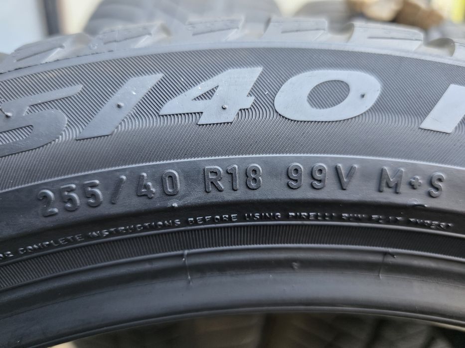 Vand  patru anvelope de iarna pirelli/ verdesrein  255 40 18 dot 2724