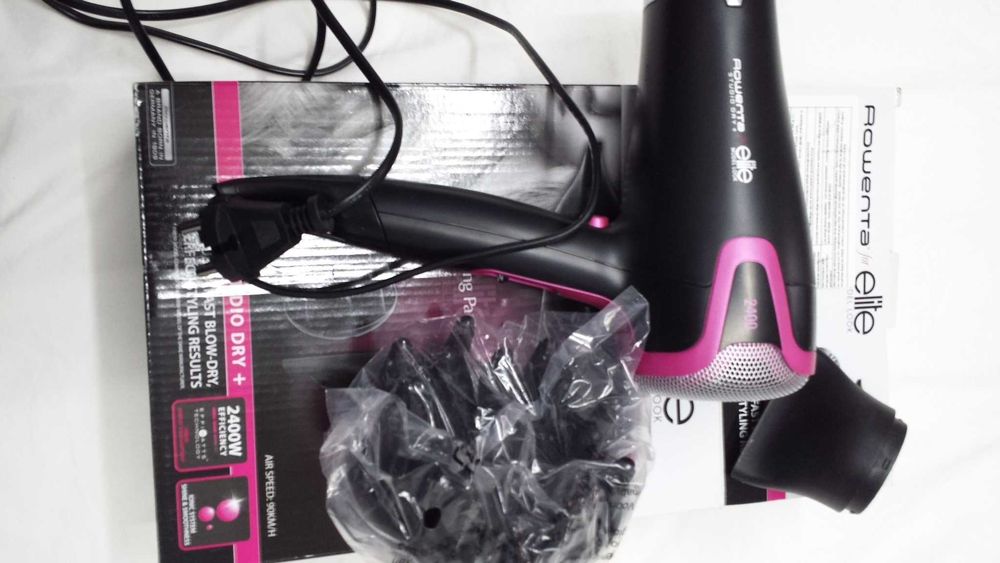 новый Фен  Rowenta в комплекте