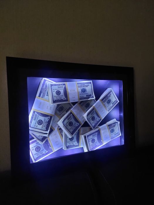 Картина с деньгами