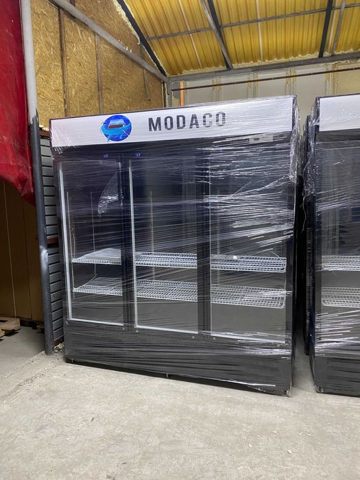 Vitrină verticală 3 uși 2–8°C răcire ventilată 180x56x200 cm