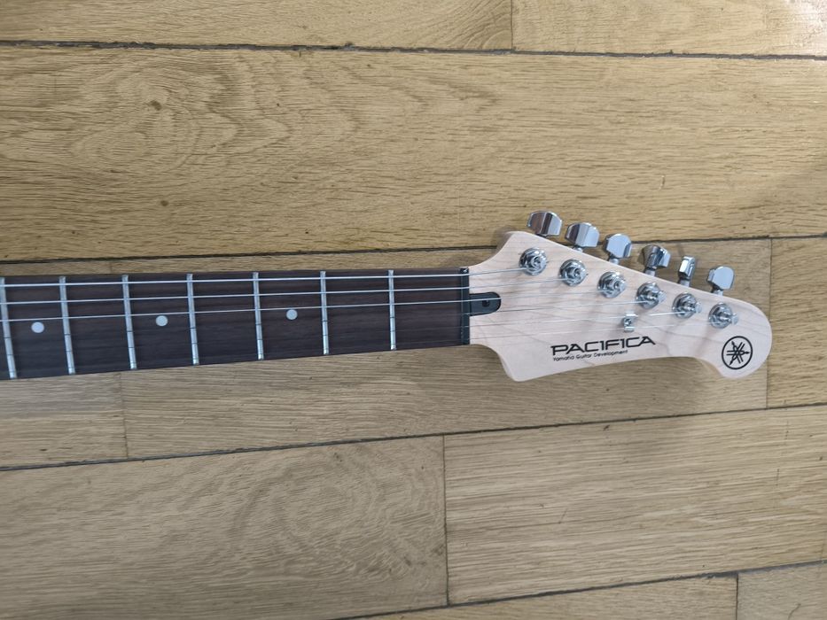 Chitară electrică Yamaha Pacifica – stare foarte bună + husă inclusă