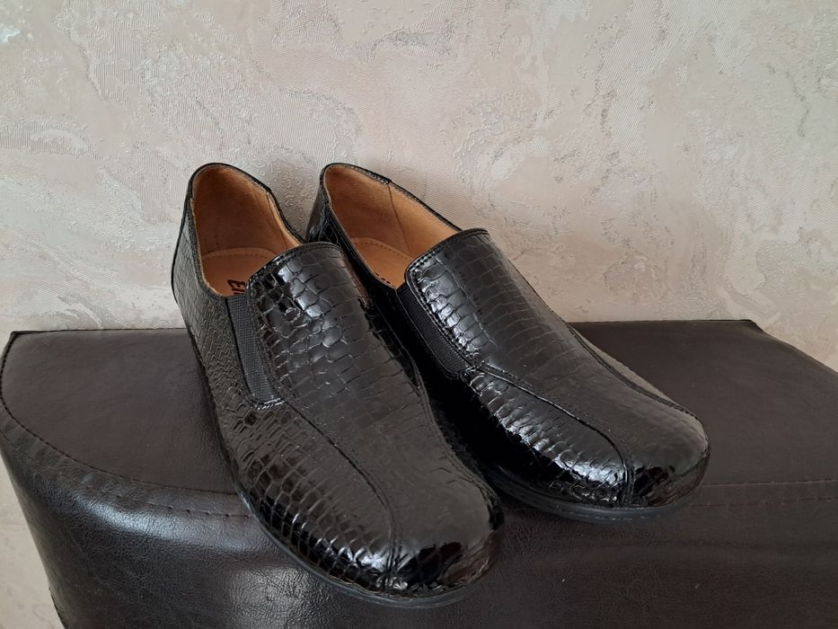 Продам женские туфли
