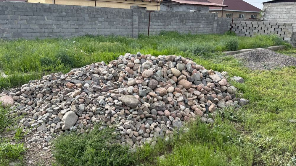 Камни на стройку