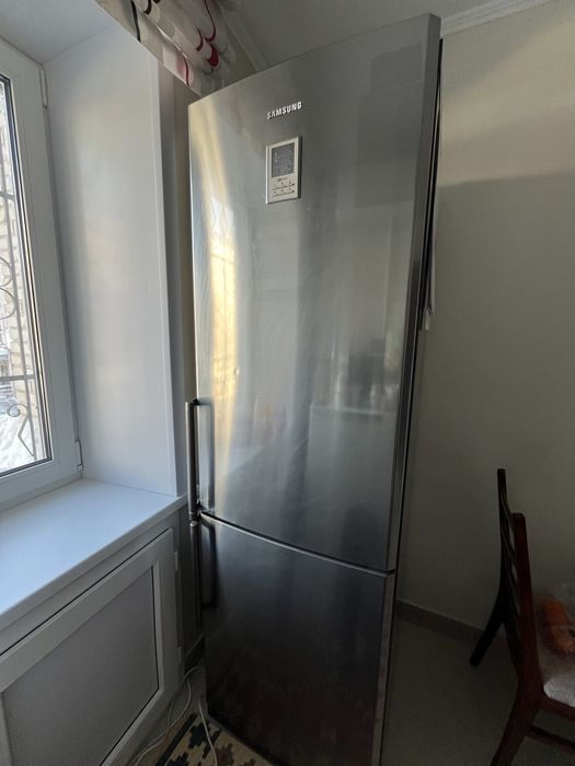Холодильник Samsung