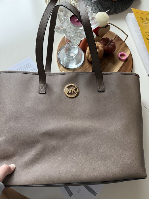 Michael kors чанта