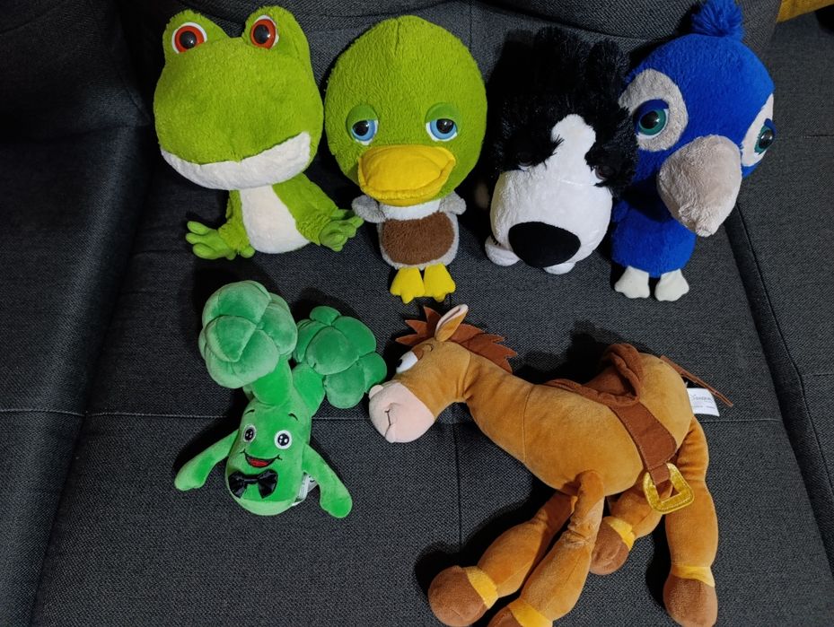 Jucării (piticii Albă ca Zăpada, plușuri, puzzle)