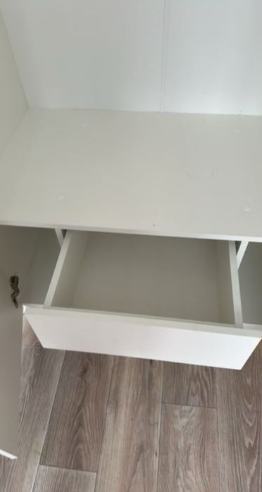 Шкаф с зеркалом продам