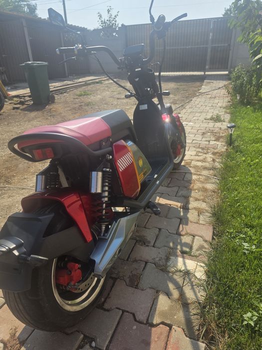De vanzare scuter electric sport 701 baterie mare 20 amperi,