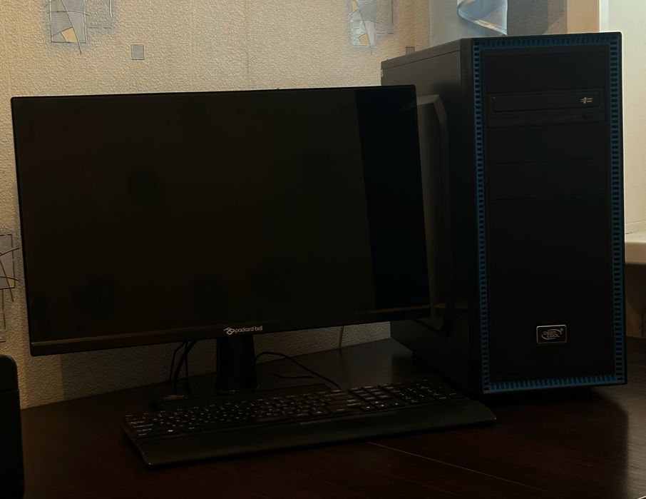 Компьютор: монитор, клавиатура и системный блок