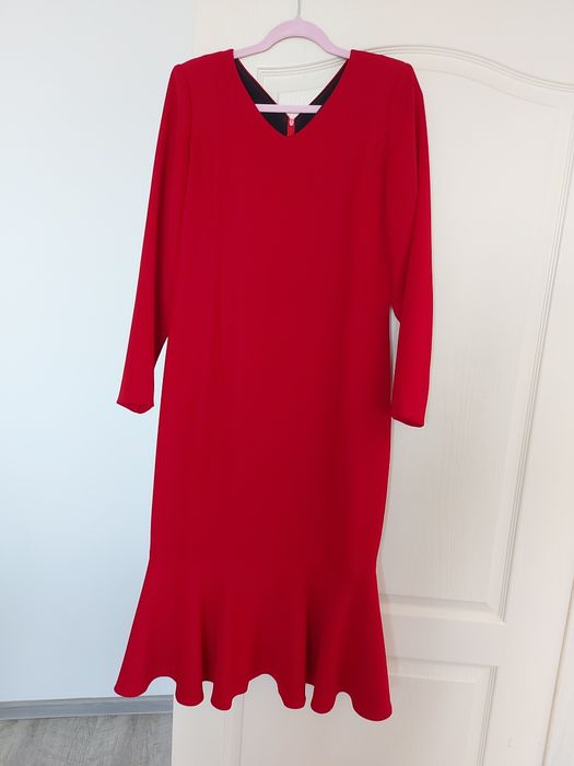 Vând rochiță crep elastic!