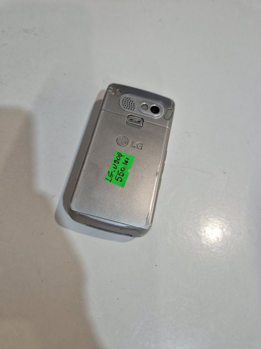 Super telefon Lg cu display rotativ,