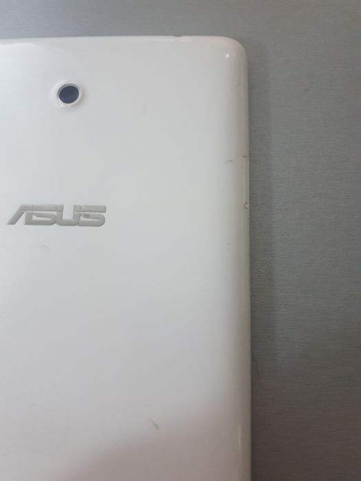 Продавам таблет Asus