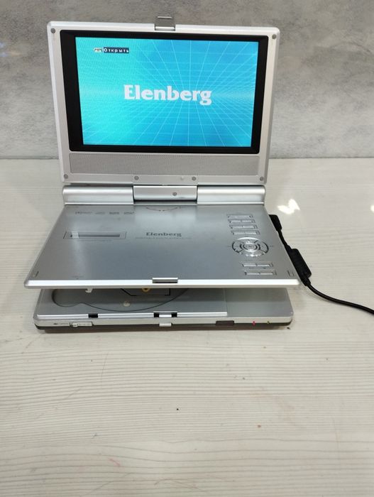 Продам DVD проигрыватель с дисплеем