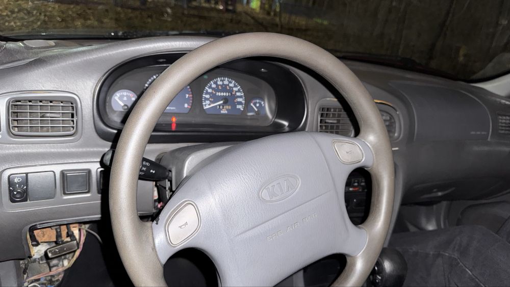 Продам автомобиль Kia clarus