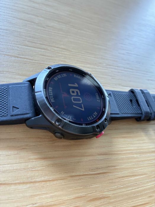 Продавам смарт часовник Garmin Fenix 6 PRO Solar