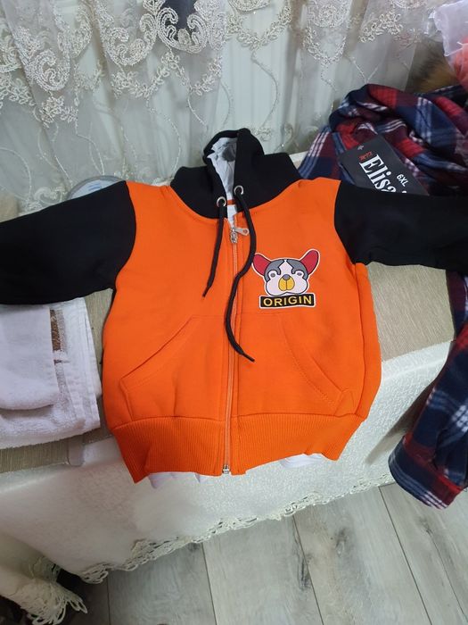 Trening vatuit, gros de copii  unisex, 4 ani , nou;