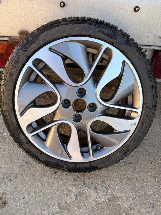 Janta aluminiu R17 în 4 prezoane pt Dacia Renault