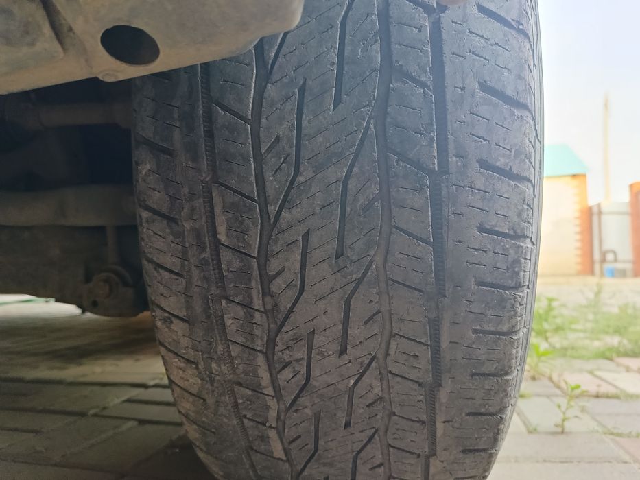 Шины с дисками б.у 220 тысяч за комплект