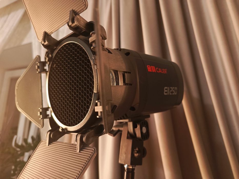 Импульсный осветитель JINBEI/CALER EII-250