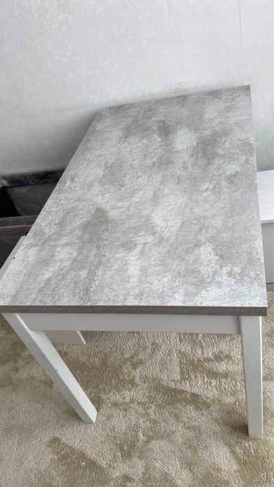 Продам стол с табуретками