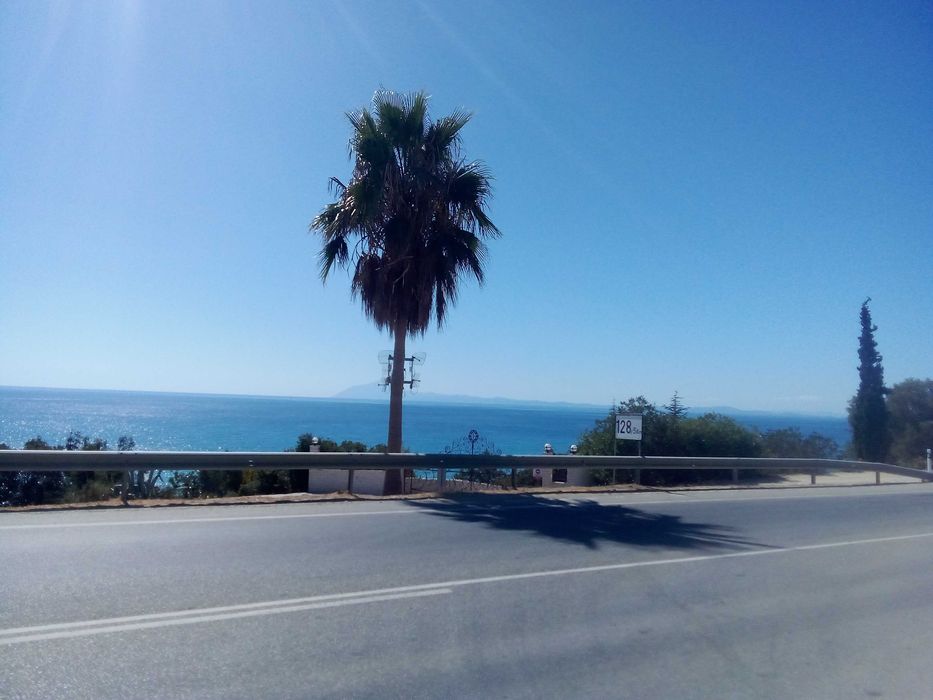 УПИ до Нея Перамос с проекти и РС на къщи -220000 евро.