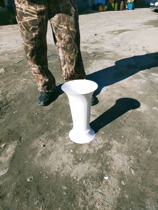 Вазы цветочные Б/У