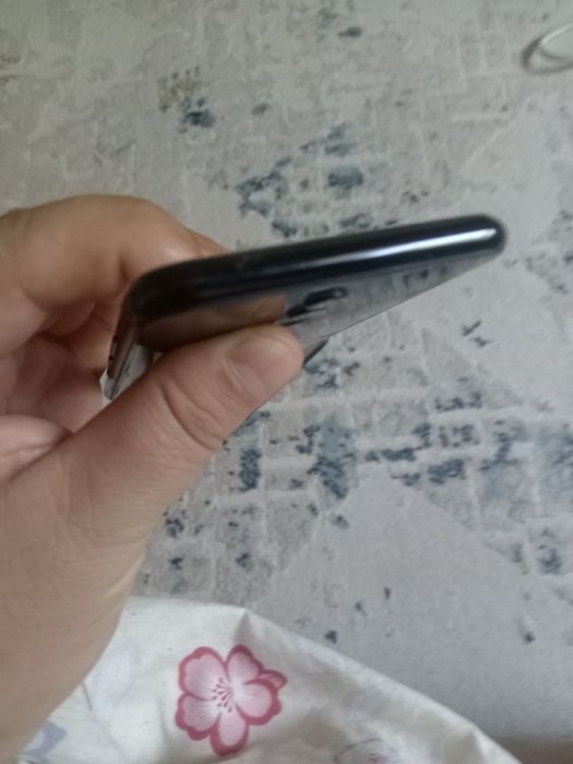 Huawei Mate 20lite 4/64гб