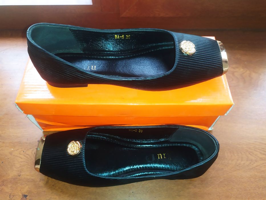 Ayollar va qizlar uchun yengil tufli