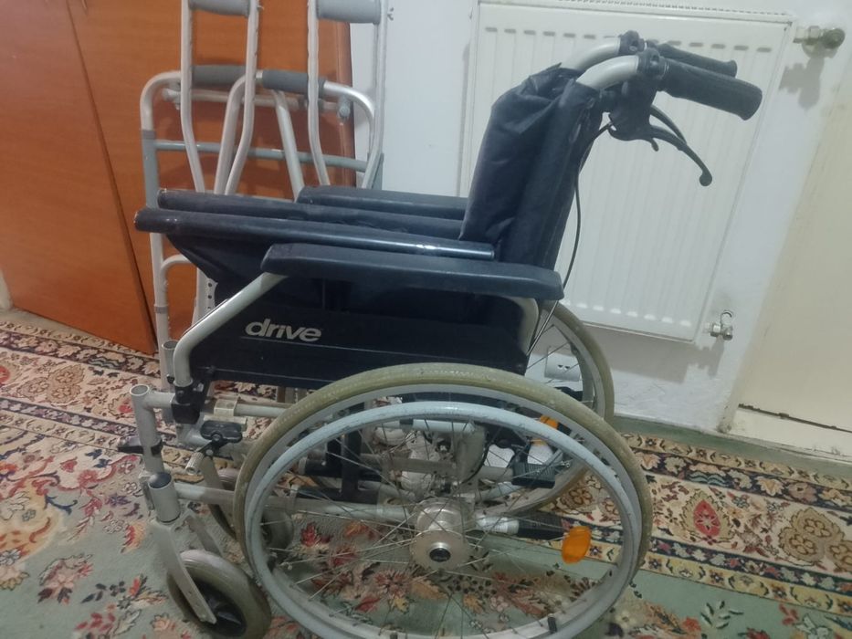 Vand tot ce se vede în poza