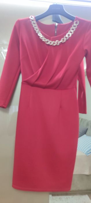 Елегантна дамска рокля