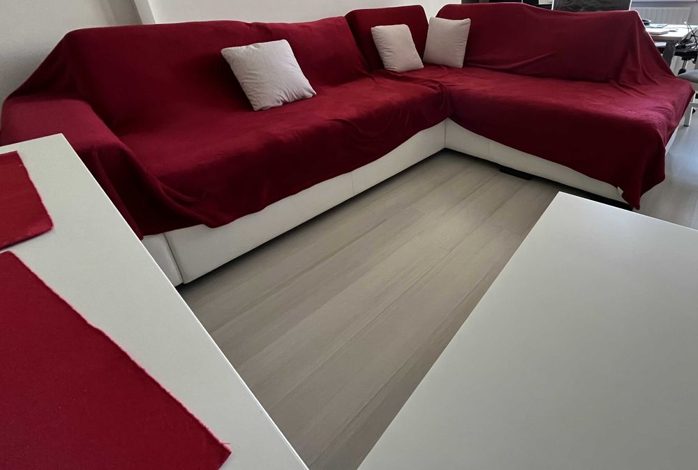 Голям ъглов диван с функция сън