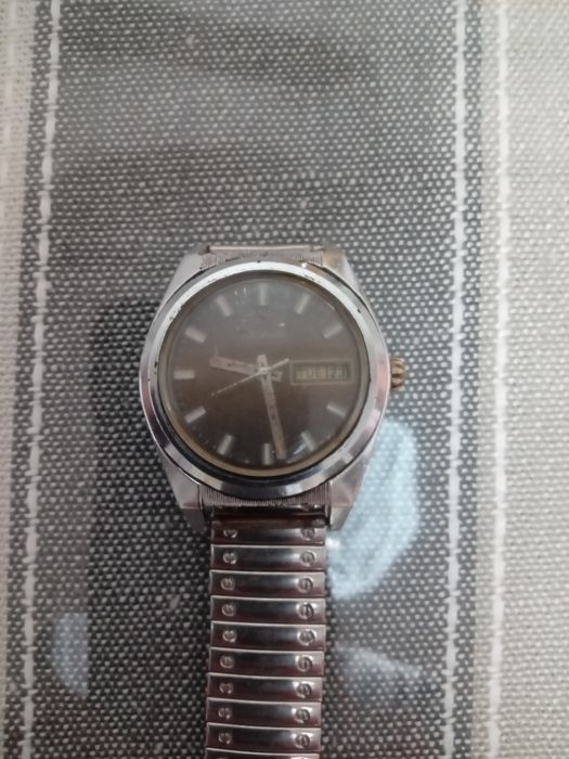 Продам часы СССР в хорошем состоянии