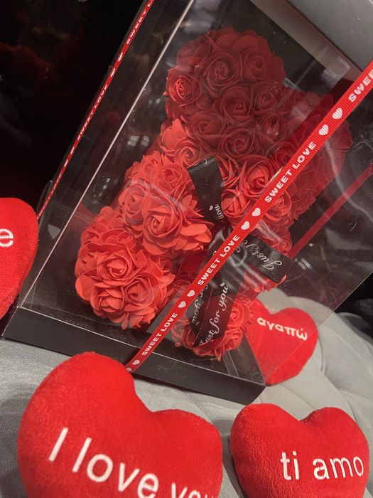 Мече от рози в кутия